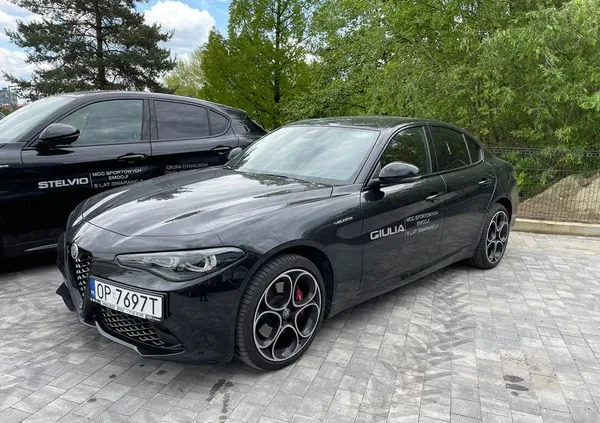 samochody osobowe Alfa Romeo Giulia cena 239900 przebieg: 380, rok produkcji 2023 z Skoczów